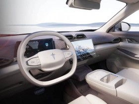 最美地球小姐Drita穿比基尼出游 身材凹凸有致