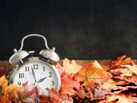 尤其值得一提的是,Jennie穿运动装时尚感拉满 小露蛮腰身材曲线优越